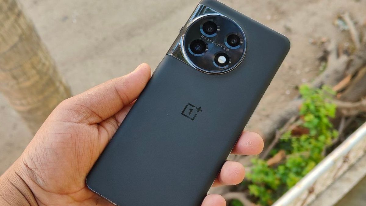 OnePlus 11 128GB की कीमत में 20 हजार रुपये की गिरावट, Diwali ऑफर ने कराई मौज